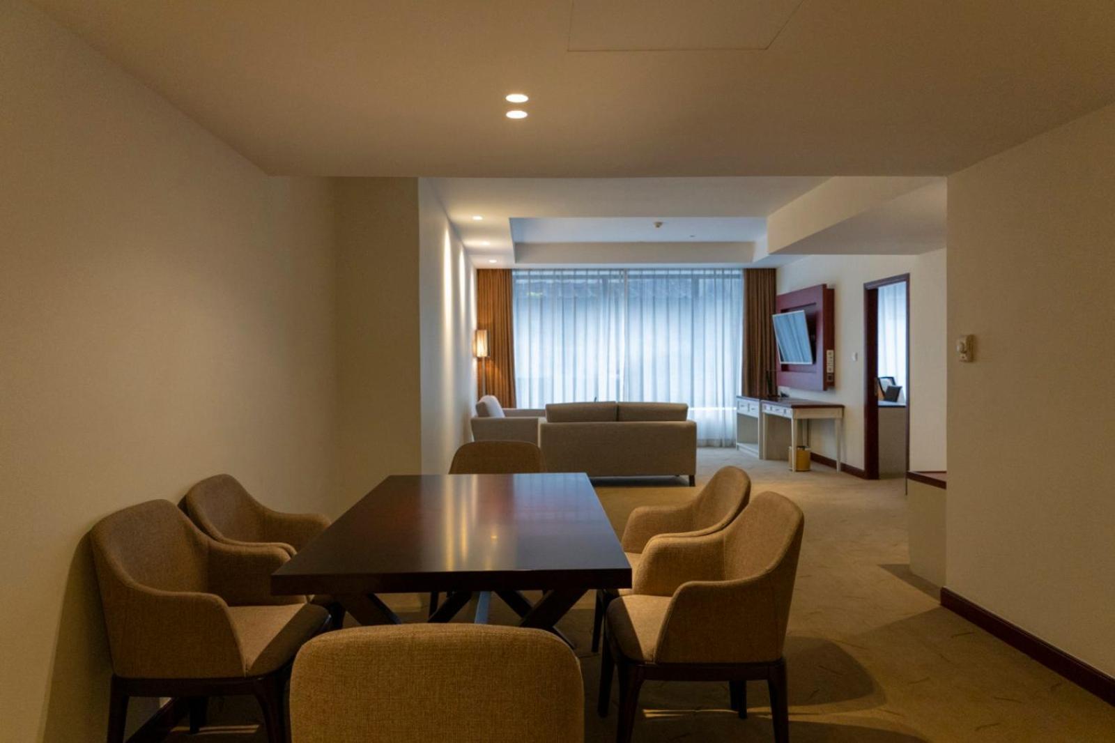 Yangon Thanlwin Hotel Экстерьер фото